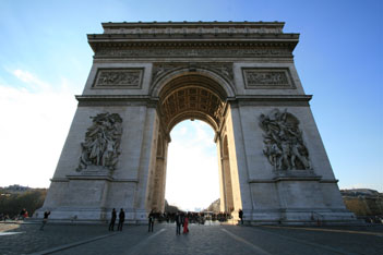 エトワール凱旋門 (L'arc de triomphe de l'Etoile)